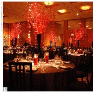 RED VINE HALL DECO
